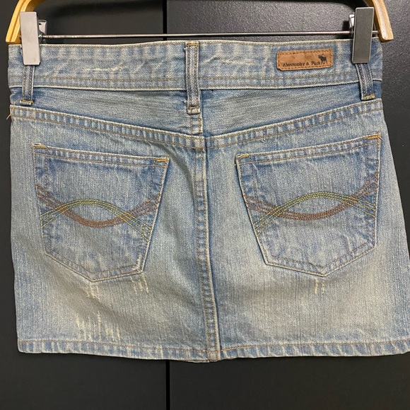 ABERCROMBIE & FITCH embroided denim skirt - Picture 2 of 2